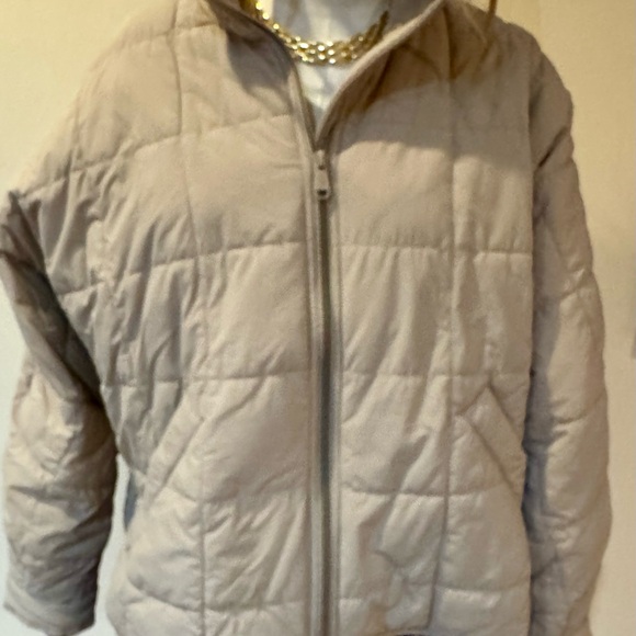 Women's Quilted Jacket - Tan - Picture 2 of 9